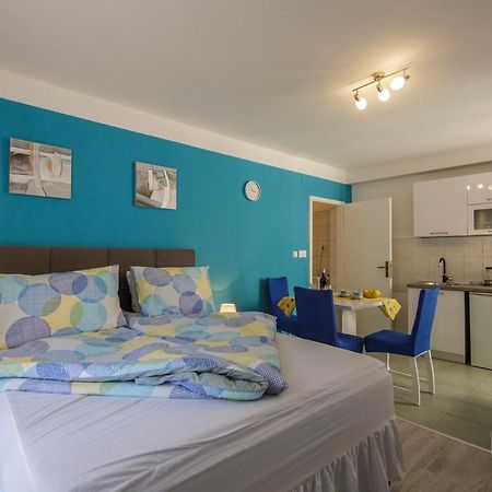 Apartment Filomena In The Center Komiza Exterior photo